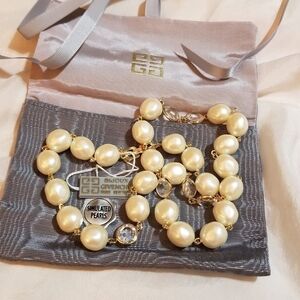 GIVENCHY PARIS NY Tagged Orig Bag Necklace